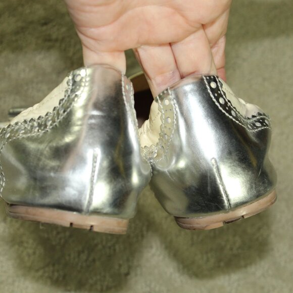 Prada Women's Size 9 / 40.5 Off White Silver Elastic Opening Flats - Picture 6 of 8